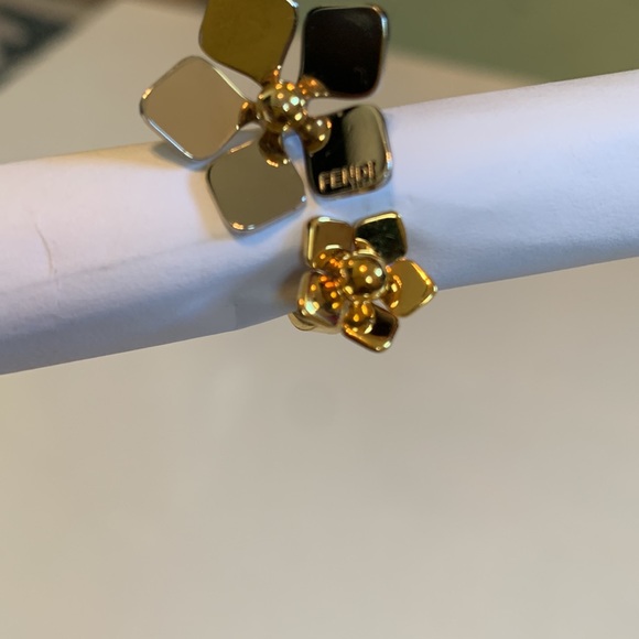 Fendi flower ring - Picture 3 of 4